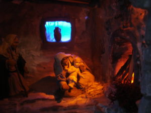 Diorama Natività in Paese. Interno casa